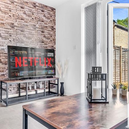 Beautiful 5 Bedroom Home In The City Centre With Gated Parking Birmingham Bagian luar foto