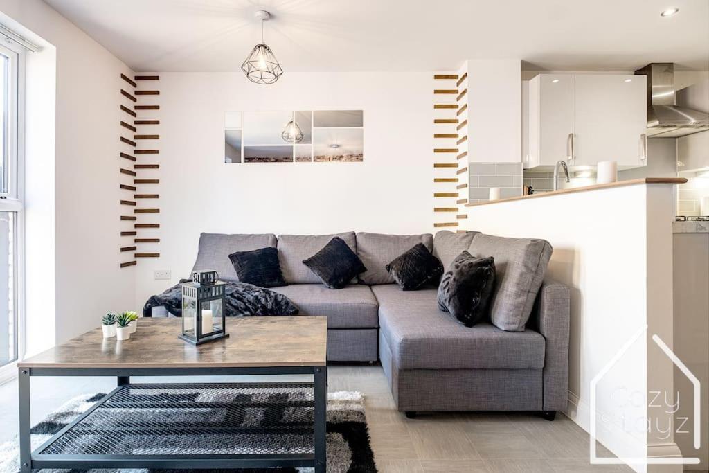 Beautiful 5 Bedroom Home In The City Centre With Gated Parking Birmingham Bagian luar foto