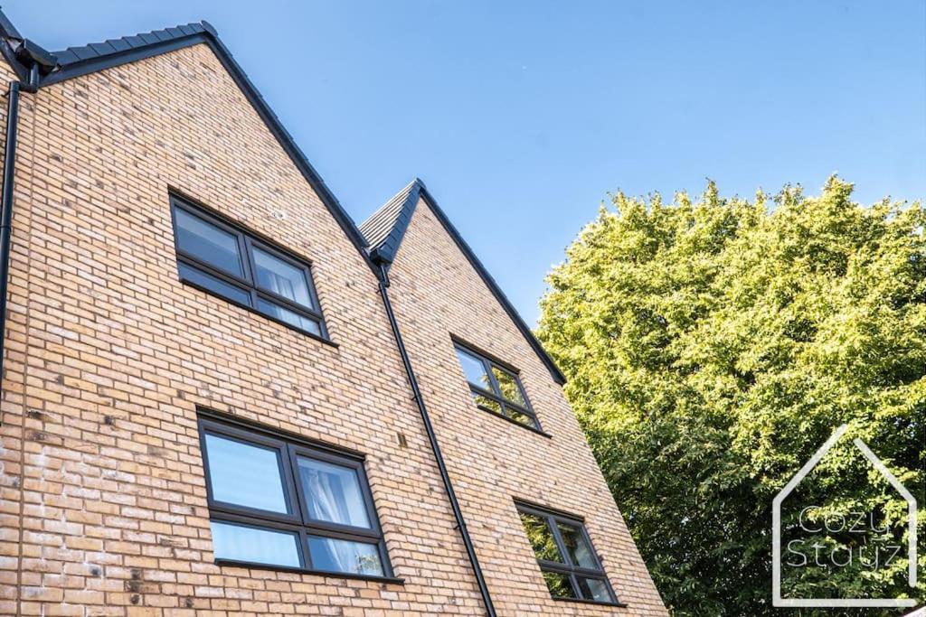 Beautiful 5 Bedroom Home In The City Centre With Gated Parking Birmingham Bagian luar foto
