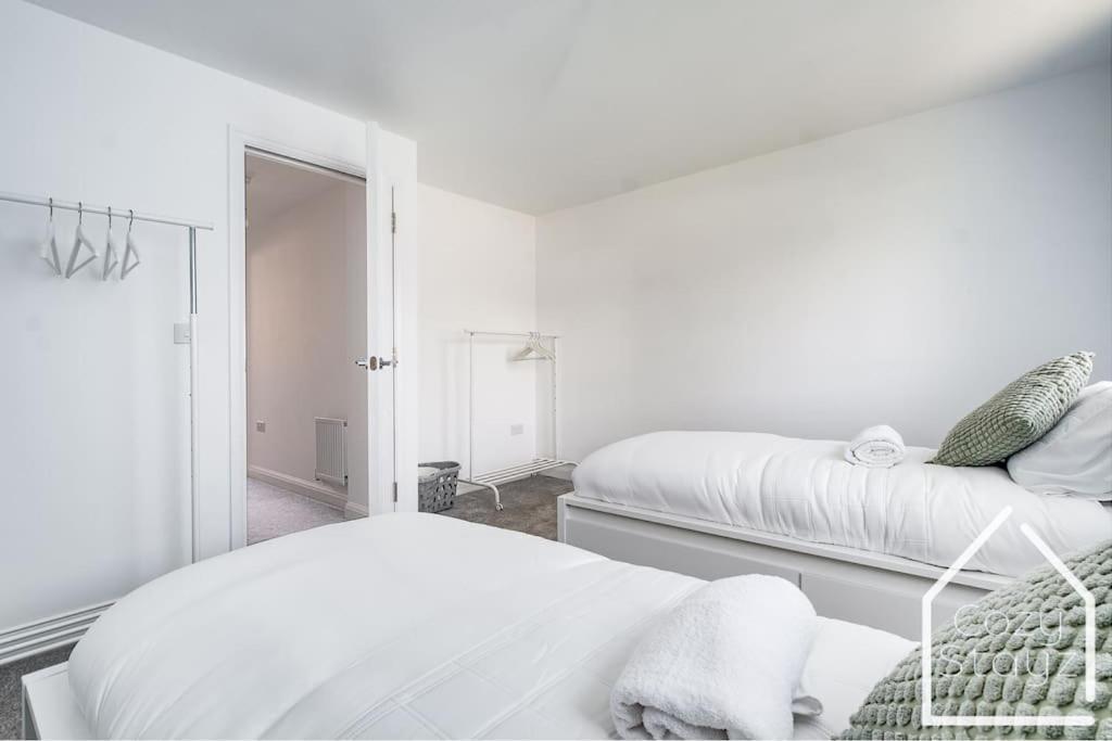 Beautiful 5 Bedroom Home In The City Centre With Gated Parking Birmingham Bagian luar foto