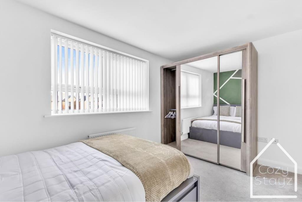 Beautiful 5 Bedroom Home In The City Centre With Gated Parking Birmingham Bagian luar foto